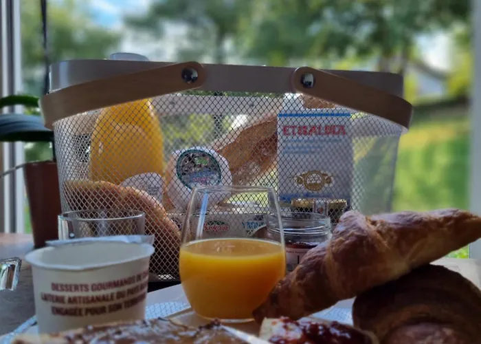 Camping Etxetxoa, Climatisation, Spa, Terrain Prive, Piscine Et Parking Hasparren